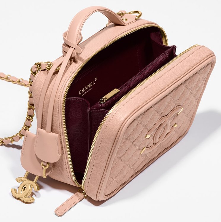 Chanel-CC-Filigree-Vanity-Case-Bag-inside