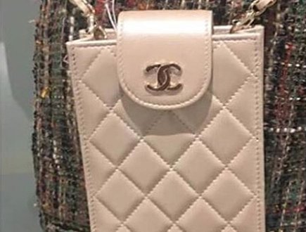 Chanel Zipped Pouch with Chain thumb 2
