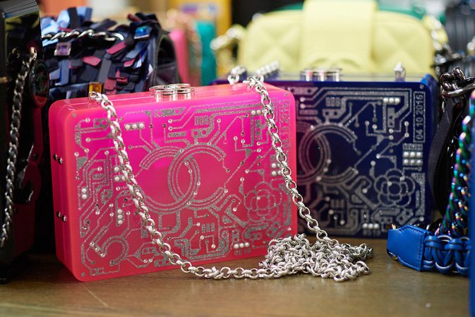 Chanel ○ Collector's Edition Runway Pearl minaudiere  Fashion handbags,  Chanel accessories, Chanel boutique