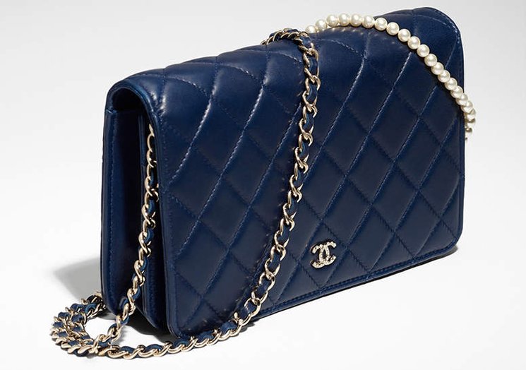 Chanel-Pearl-Wallet-On-Chain-2