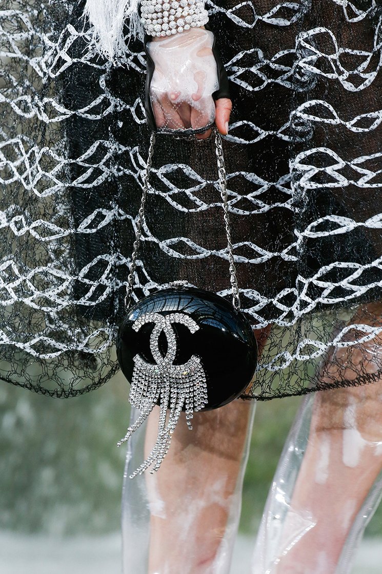 Chanel-Spring-Summer-2018-Runway-Bag-Collection-25