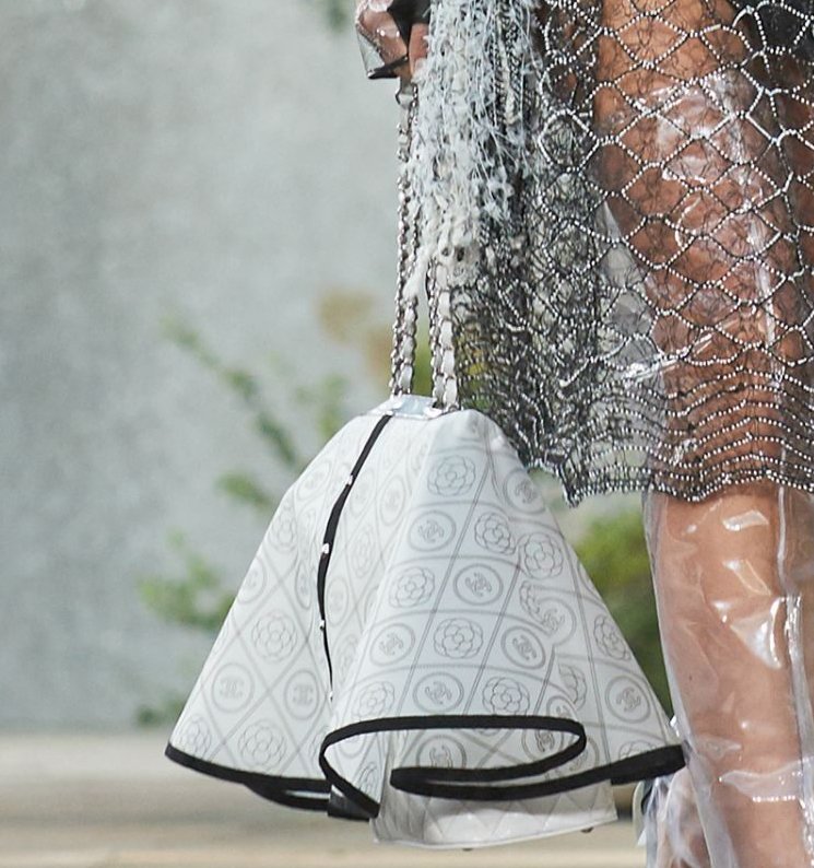 Chanel-Spring-Summer-2018-Runway-Bag-Collection-63
