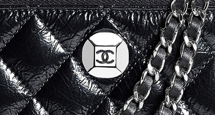 Chanel-Diamond-CC-Clutch-With-Chain-2