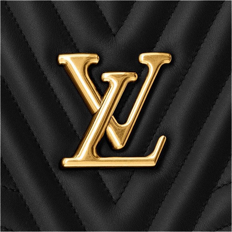 LOUIS VUITTON New Wave Chain Tote Ecarlate A sophisticated tote with wave-like  quilting. Its big logo and bold color are ready to make…