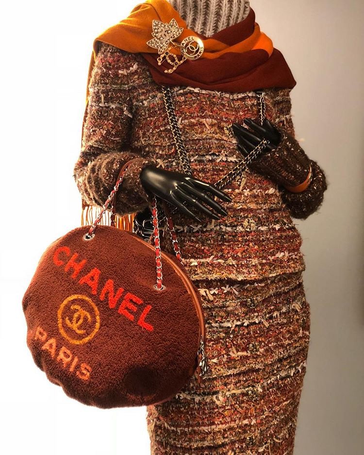 Chanel Deauville Round Bag 6
