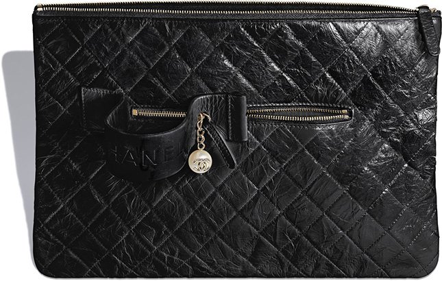 Chanel Case With Pearl Charm And Handclasp