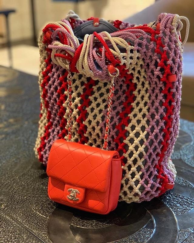 Can You Detach The Mini Flap Bag From This Chanel Shopping Bag?