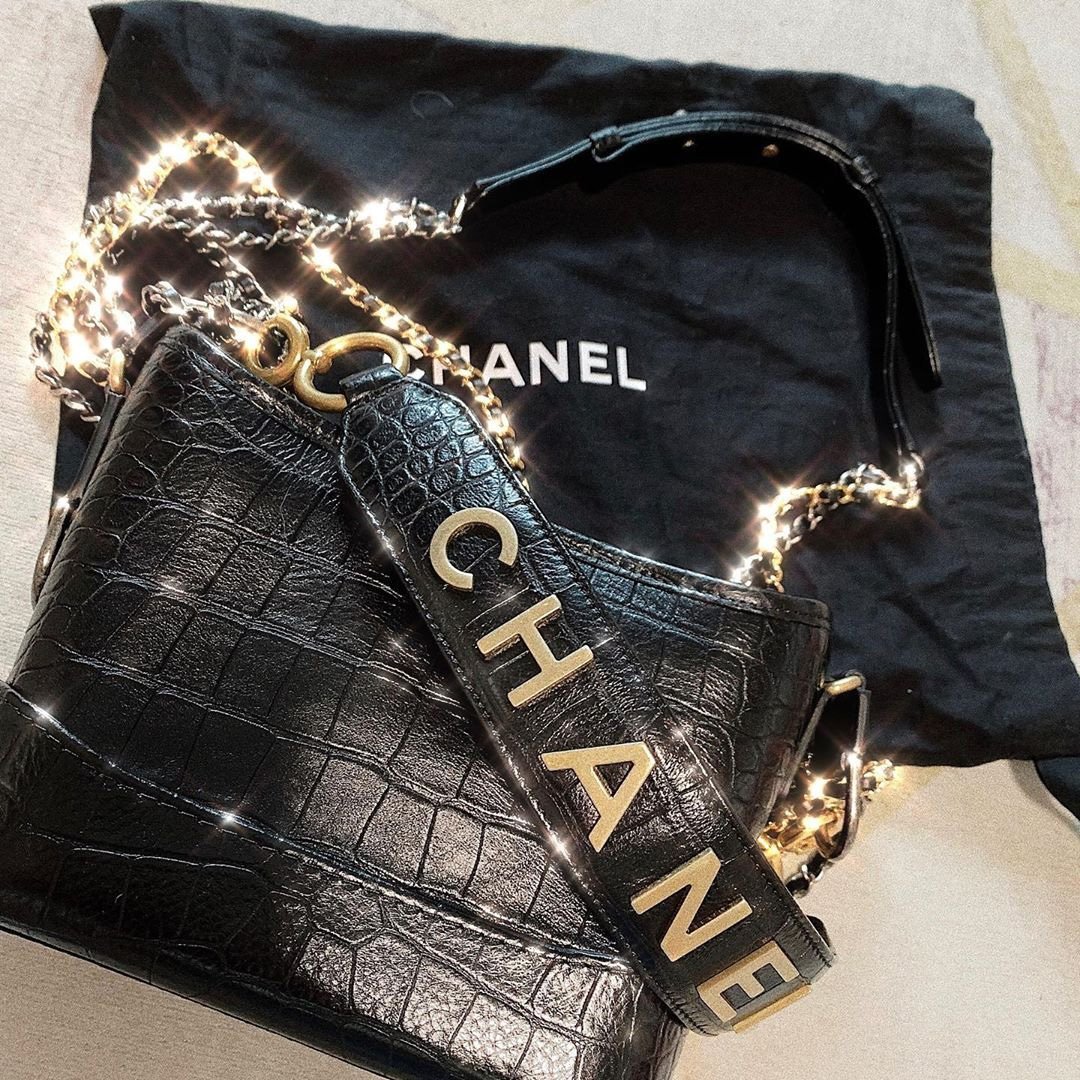 Chanel Croc-Embossed Gabrielle Clutch With Logo Strap