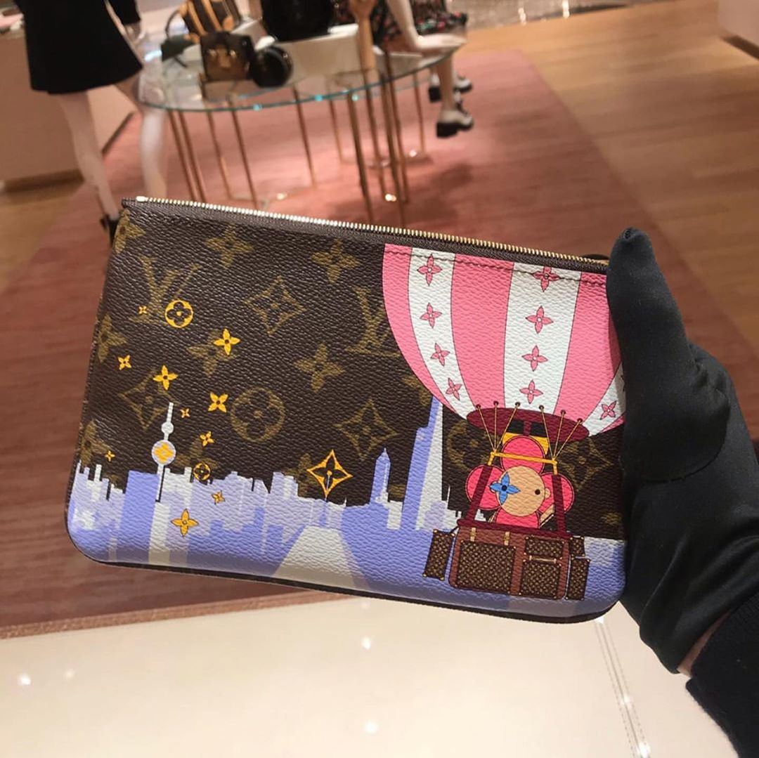 Louis Vuitton, Accessories, Louis Vuitton 222 Vivienne Holiday Animation  Mini Pochette Japan