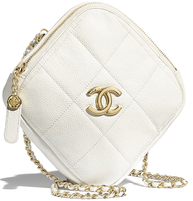 Lovely Chanel Timeless Mini handbag in off-white quilted lambskin,  garniture en métal doré Eggshell ref.540643 - Joli Closet