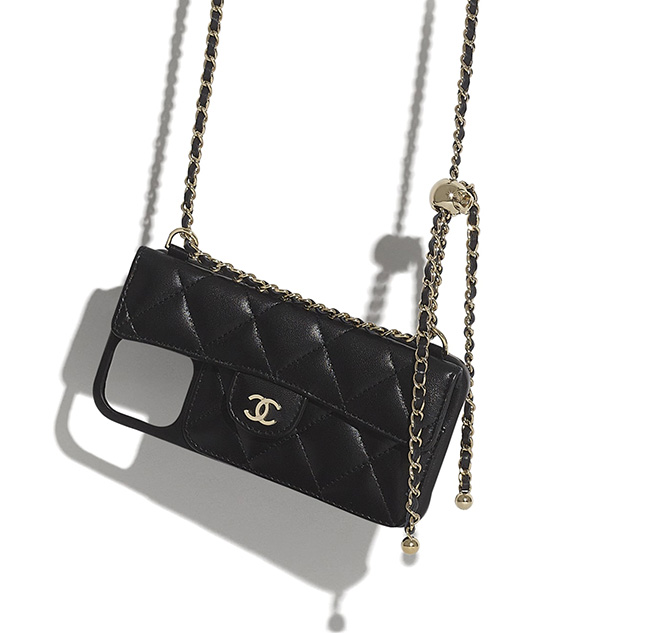 Chanel iPhone Classic Case With Chain