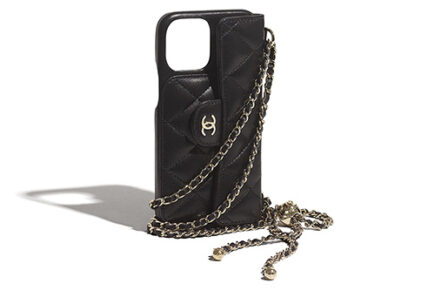 Chanel iPhone Classic Case With Chain thumb