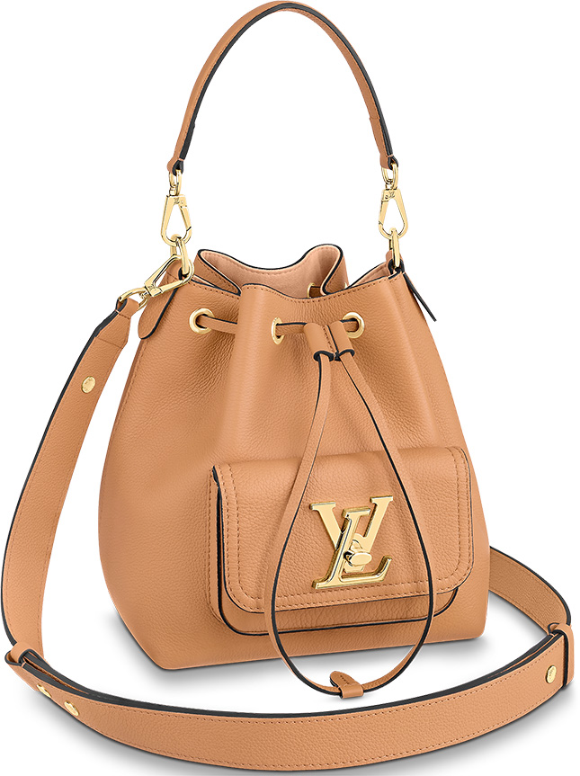 Review & WIMB: Louis Vuitton Lockme Bucket 