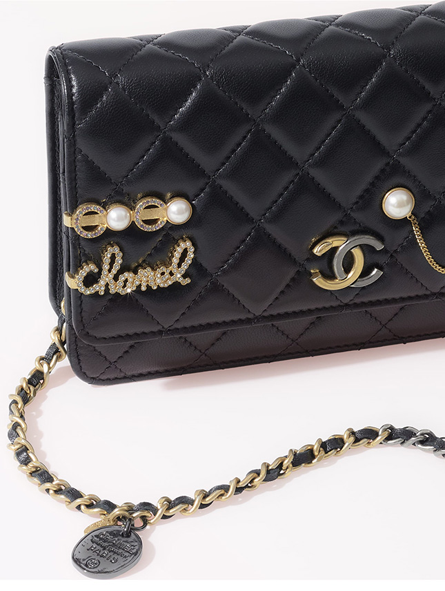 Chanel Pearl Strass Signature WOC