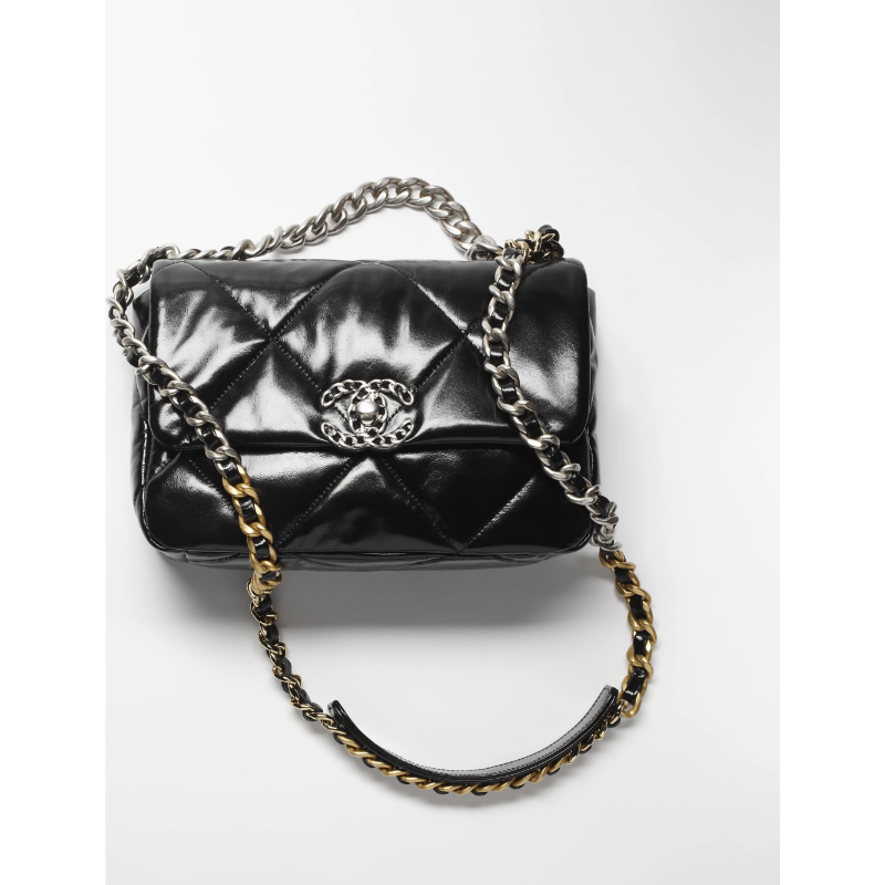Chanel Bag in Glossy Calfskin