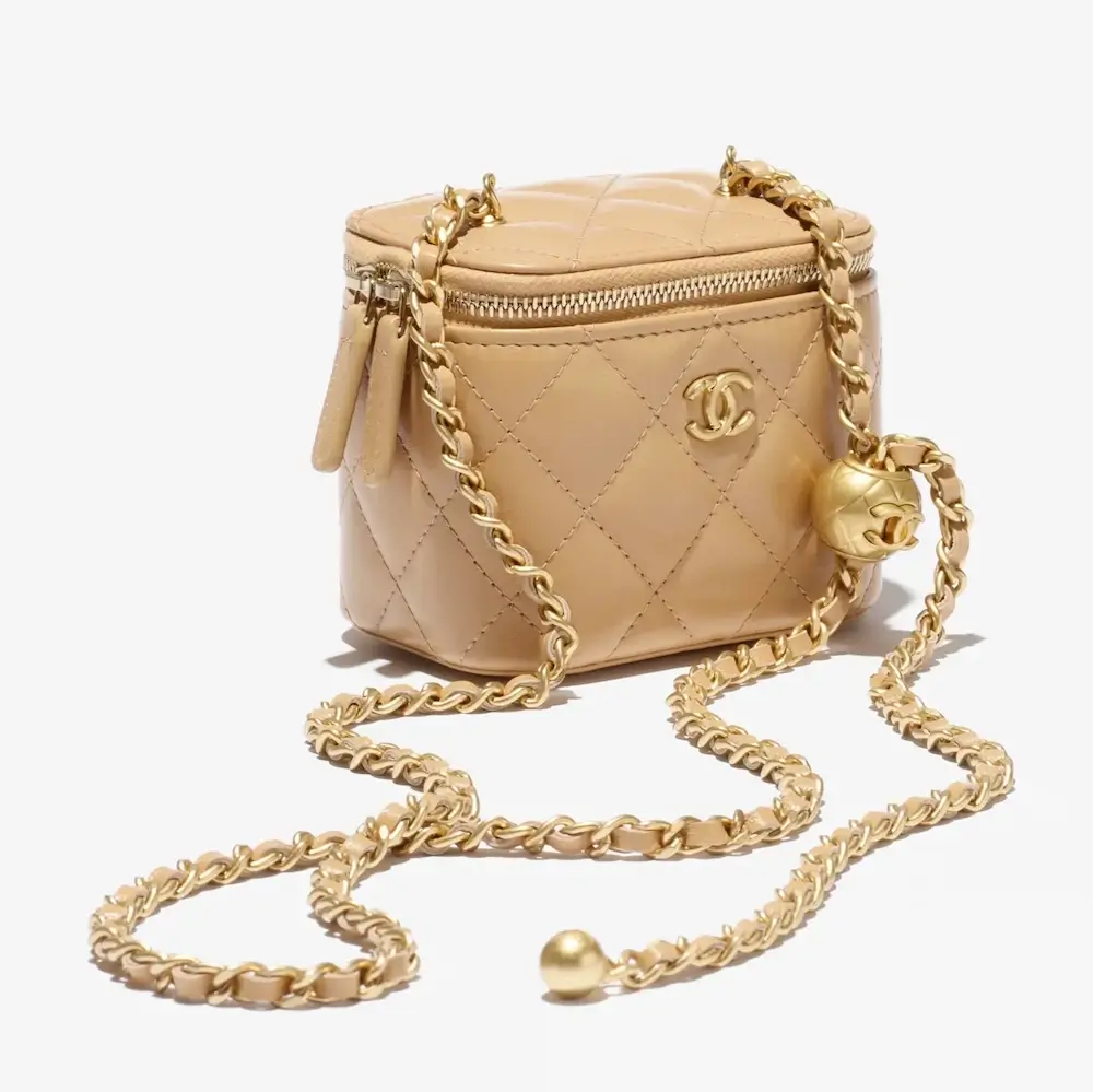 chanel small vanity with chain shiny lambskin gold tone metal AP1447B18602N4710