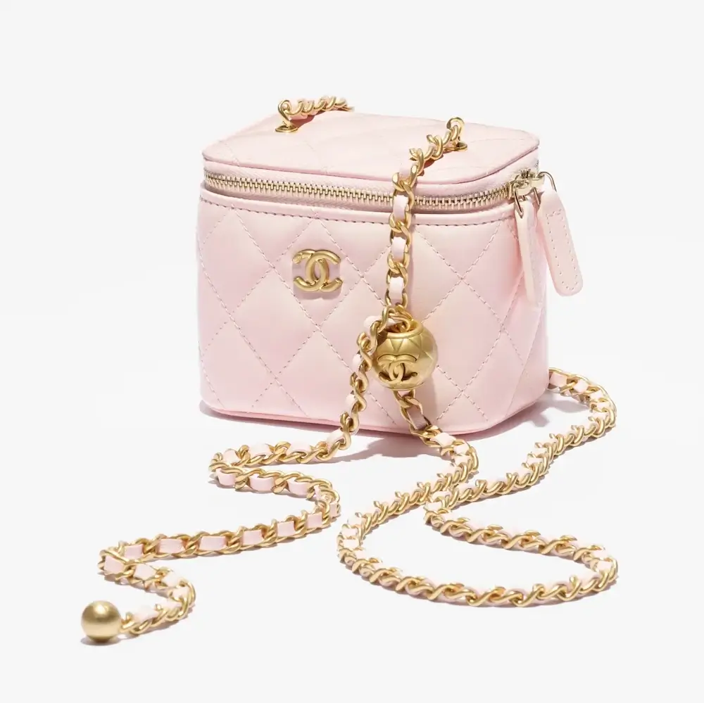 chanel small vanity with chain shiny lambskin gold tone metal AP1447B18602NH620