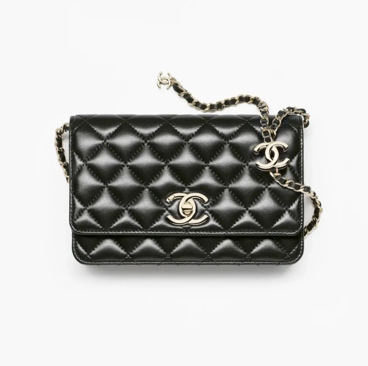 Chanel wallet on chain shiny lambskin gold tone metal AP3938B2382694305