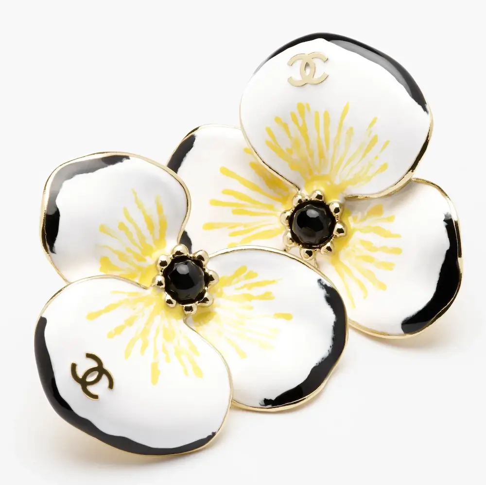 Chanel stud earrings metal resin glass pearls ABH989B25728UC944 3