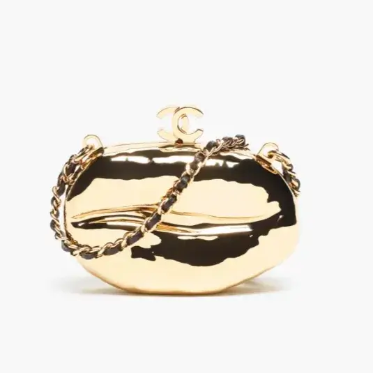 Chanel clutch with chain gold tone metal AP5578B26679UF237 (1)